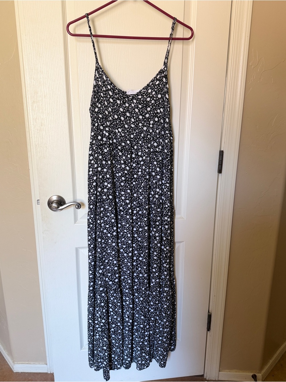 Carly Jean Los Angeles Black and White Floral Maxi Dress Size XS
